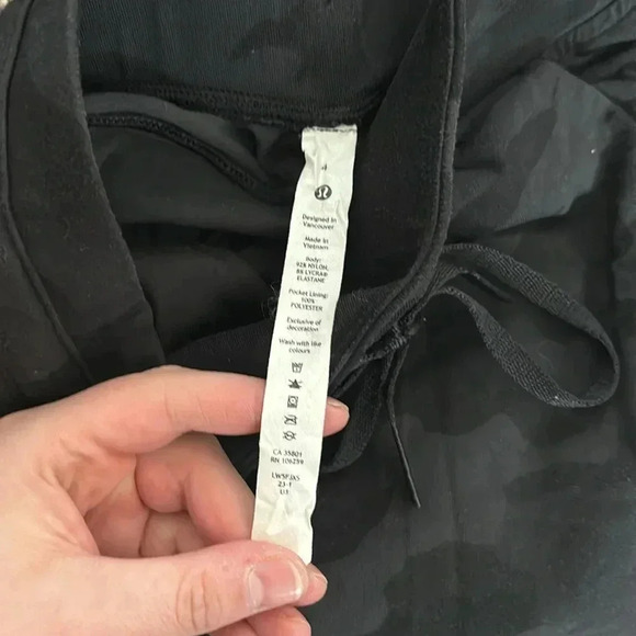 Lululemon Black Camo Ready to Rulu Joggers - Picture 7 of 8